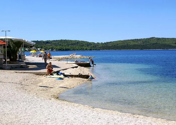 With Parking Space - 11782 * 特罗吉尔