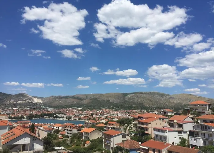 With Parking Space - 11782 Apartman Trogir