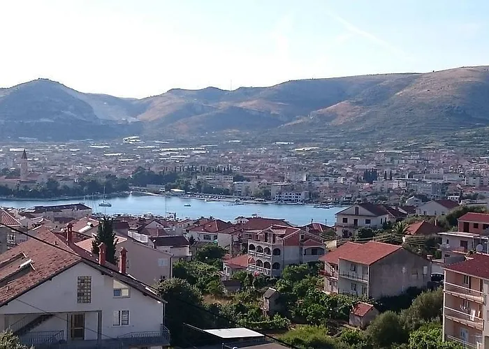 Apartman With Parking Space - 11782 Trogir