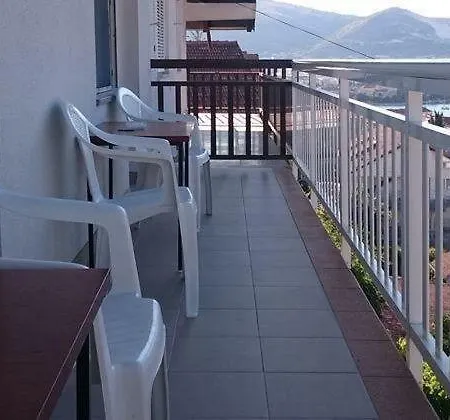 Apartmán With Parking Space - 11782 Trogir