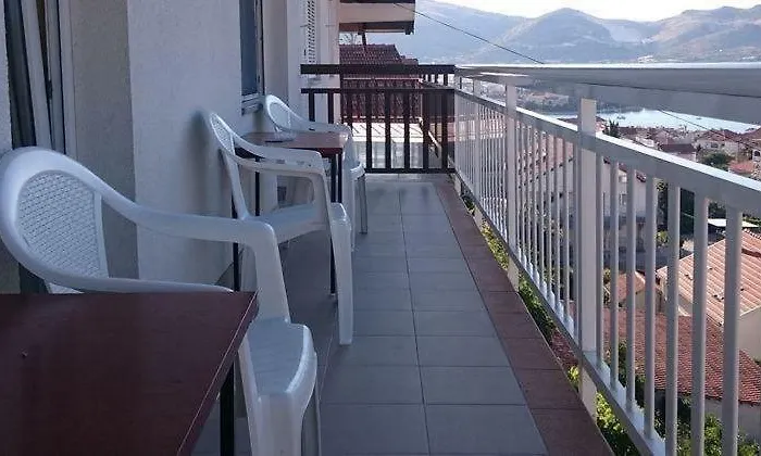 Appartement With Parking Space - 11782 Trogir
